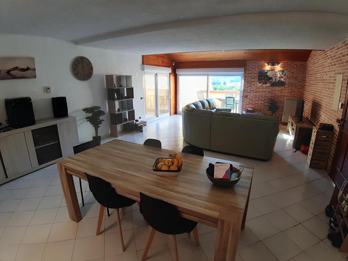 Superbe Appartement De 94M2 Avec Vue Sur Le Fort St Elme Колюр Екстериор снимка